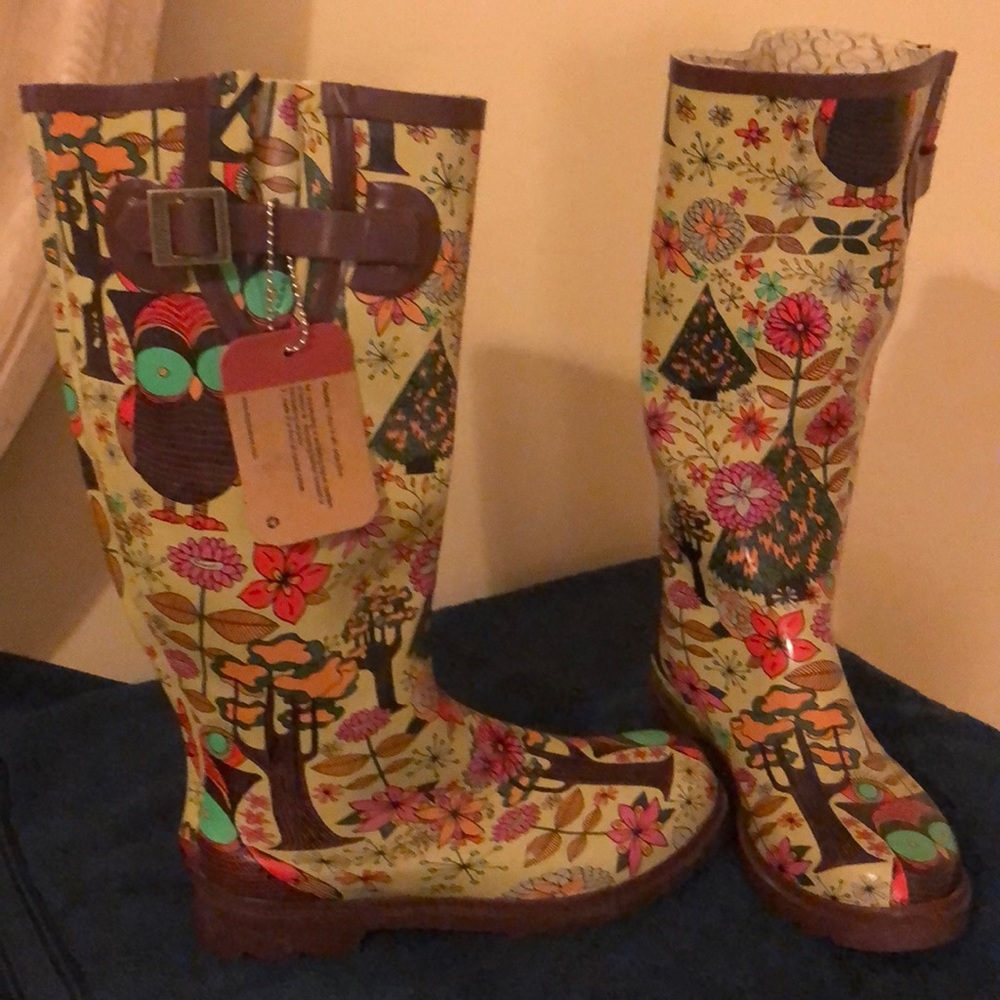 Chooka Gypsy slip proof rain boots.